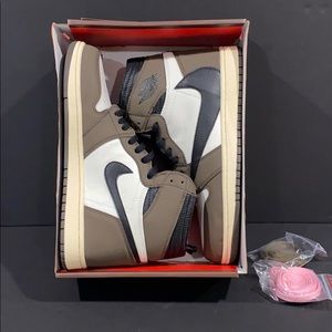 Air Jordan 1 Travis Scott’s (men’s)